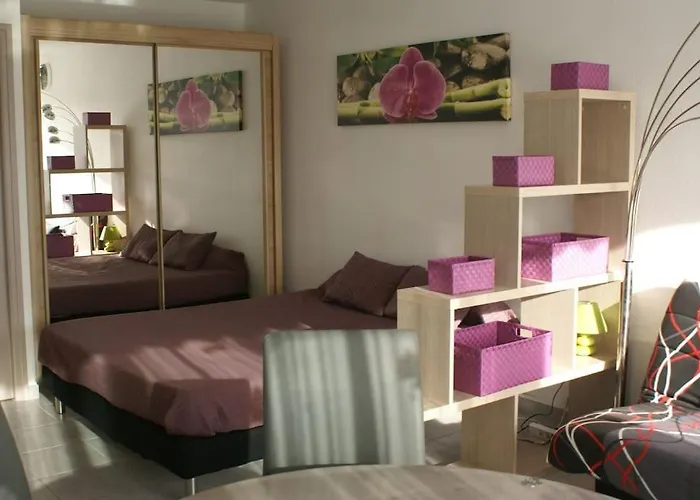 52, Heliopolis E Au Village Naturiste Agde